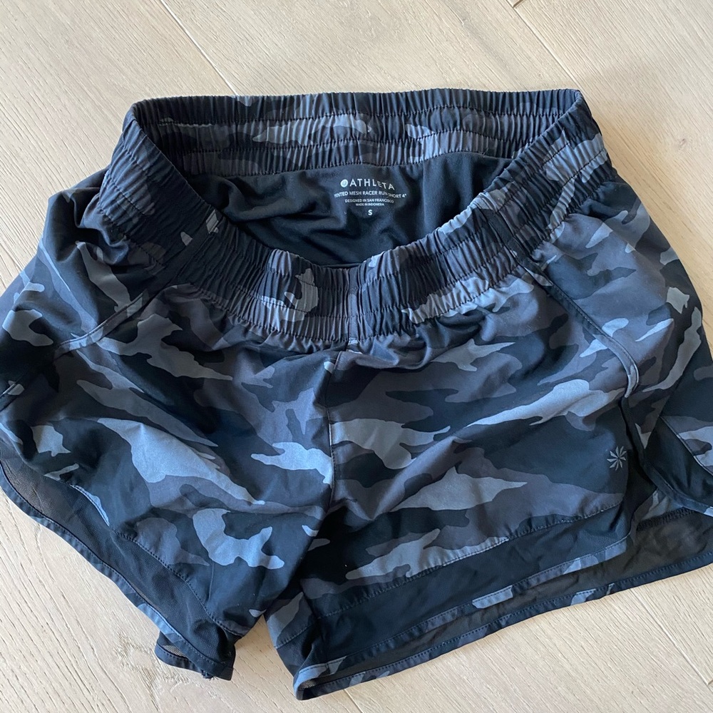 Athleta Camo running short size xs